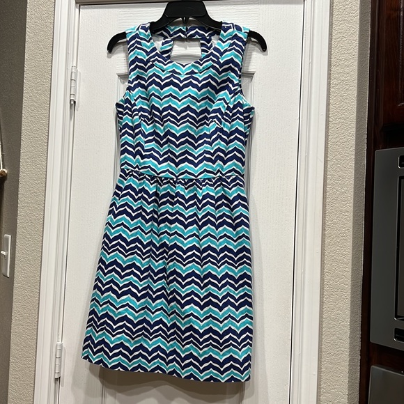 Vineyard Vines Whale Tale Chevron Dress Size 4 - Picture 2 of 7